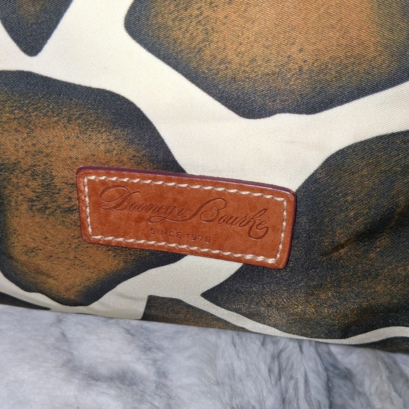 Dooney & Bourke Ventage Giraffe Print Shoulder Bag - Picture 3 of 12